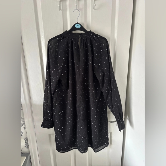 Black Star Print Women's dress - Picture 4 of 4